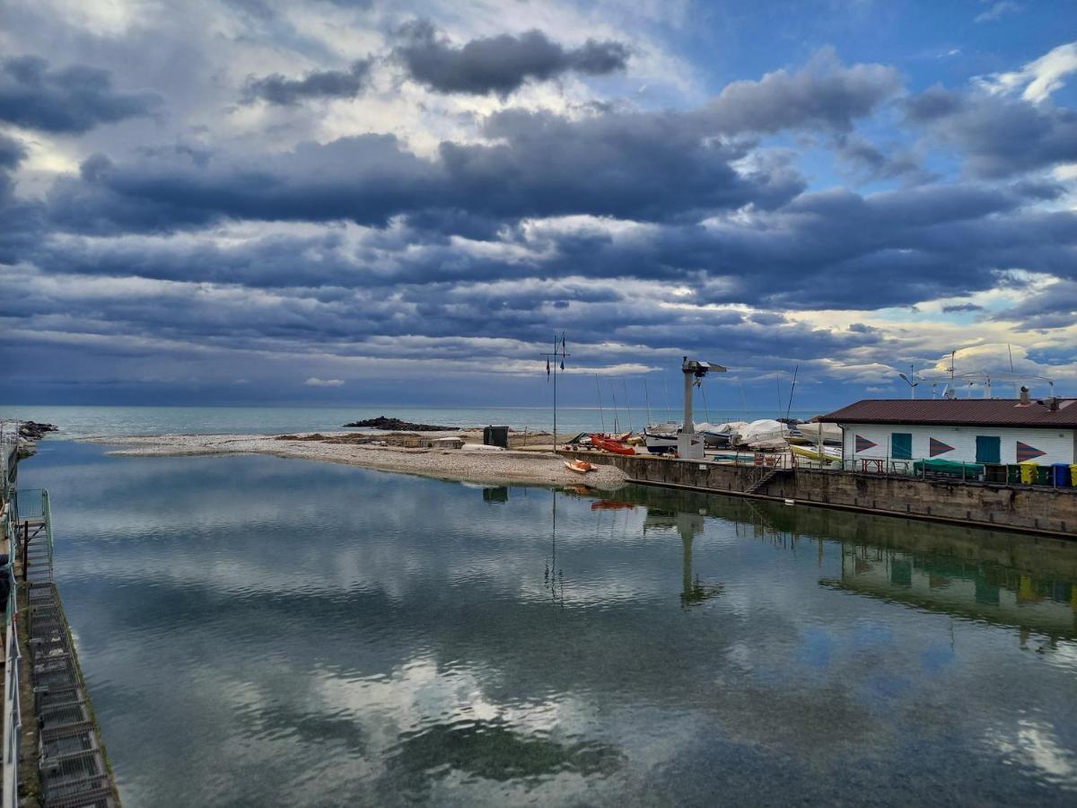 Bilocale Climatizzato A 850M Dalla Spiaggia Casa Katia Marina di Massa Luaran gambar